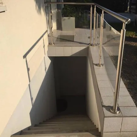 Einliegerwohnung 公寓 *